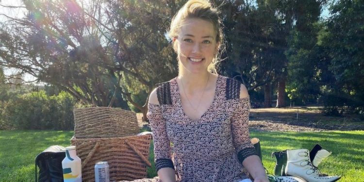 Amber Heard publica foto preparándose para �Aquaman 2� Amber Heard publica foto preparándose para �Aquaman 2�
