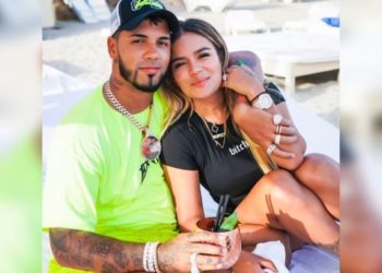 Hermana de Anuel AA confiesa que 'adora y respeta' a Karol G