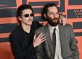 Timothée Chalamet y Josh Safdie (director de 'Marty Supreme). 

Crédito: AFP.
